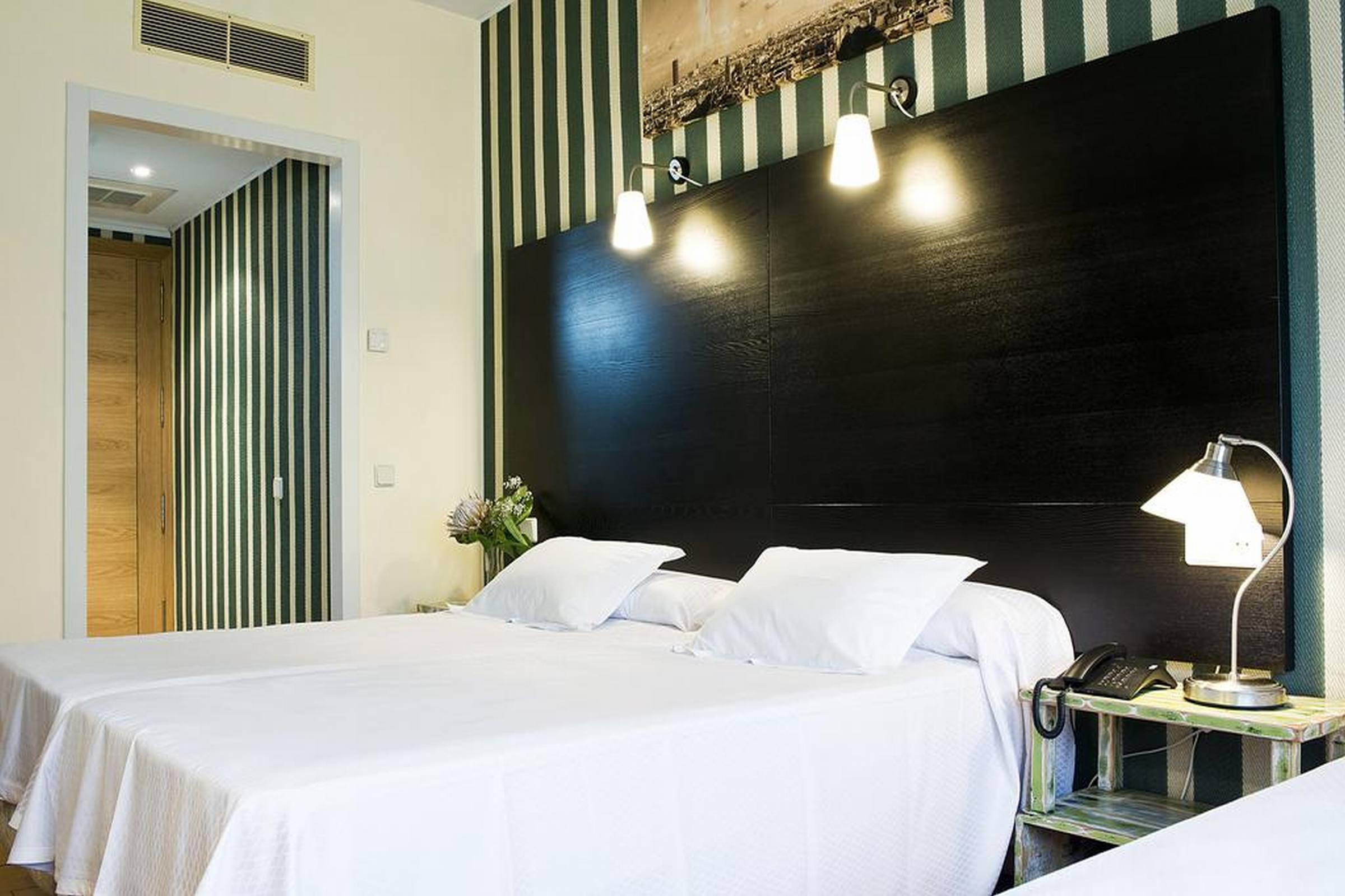 Hrc Hotel Madrid Ngoại thất bức ảnh