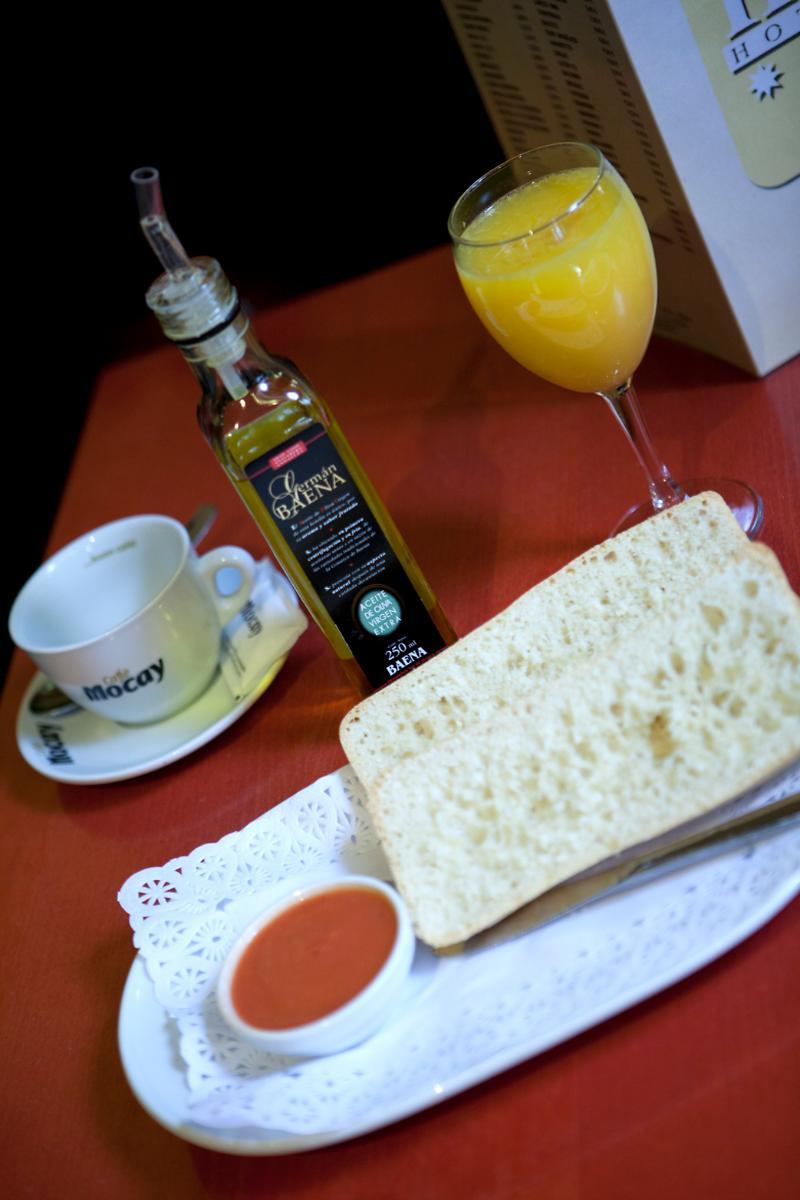 Hrc Hotel Madrid Ngoại thất bức ảnh