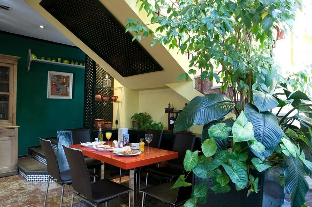 Hrc Hotel Madrid Ngoại thất bức ảnh