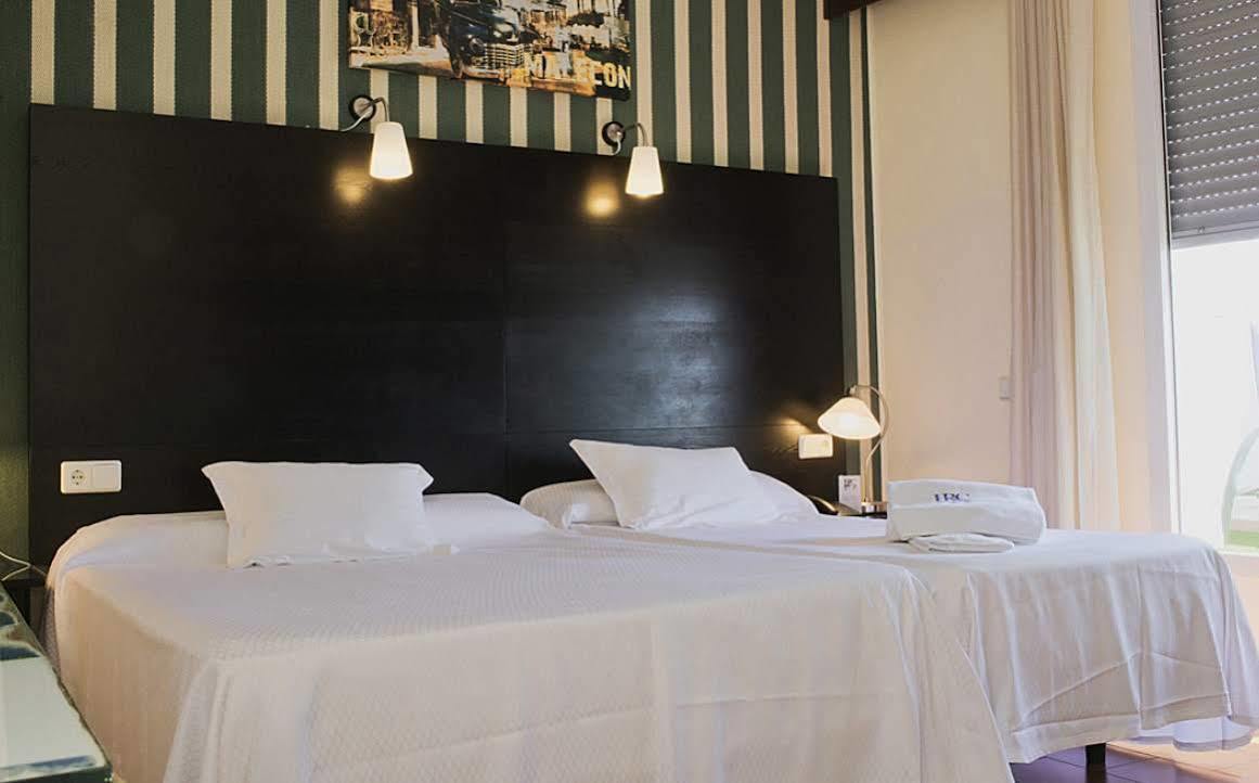 Hrc Hotel Madrid Ngoại thất bức ảnh