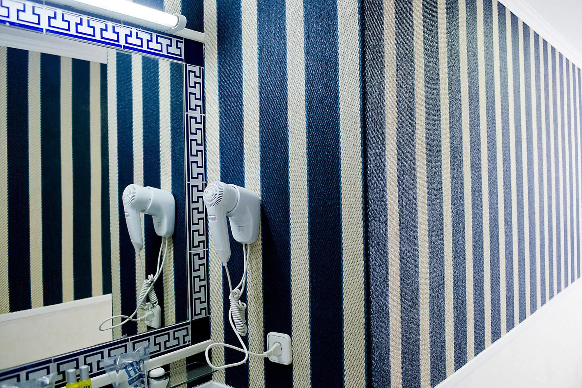 Hrc Hotel Madrid Ngoại thất bức ảnh